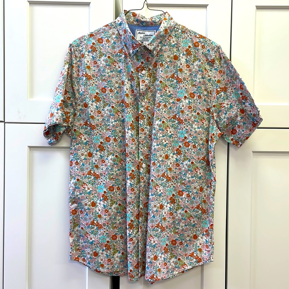 MODERN LIBERATION SHORT SLEEVE BUTTON DOWN SHIRT SIZE L 100% COTTON